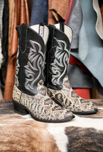 Load image into Gallery viewer, Cowtown Usa Eastern Diamondback 10EE