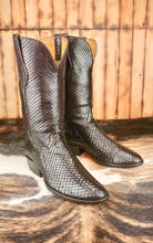 Load image into Gallery viewer, Ammons Full Chocolate Anaconda 11D