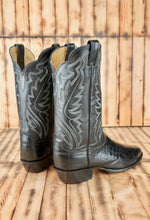 Load image into Gallery viewer, Justin American Black Alligator Flank/Belly 11.5D