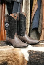 Load image into Gallery viewer, Brown Wildebeest size 10D
