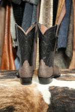 Load image into Gallery viewer, Brown Wildebeest size 10D
