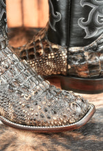 Load image into Gallery viewer, Natural Tanned American Hornback Alligator
