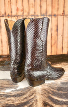 Load image into Gallery viewer, Ammons Full Chocolate Anaconda 11D
