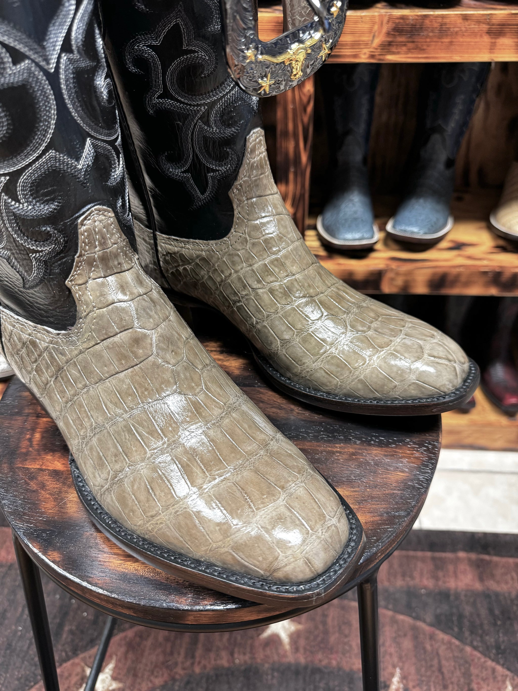 Nile Crocodile Neck 10.5EE – J&J Specialty Boot Co. Nile Crocodile Neck 10.5EE – J&J Specialty Boot Co.