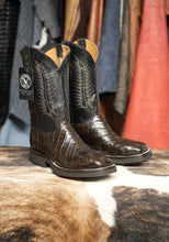 Load image into Gallery viewer, Chocolate brown caiman belly + steel toe 9.5D
