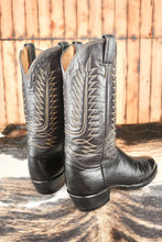 Load image into Gallery viewer, Tony Lama Pre ban Pre 1973 Whale
