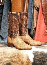 Load image into Gallery viewer, Lucchese San Antonio Safari Elephant 9.5D
