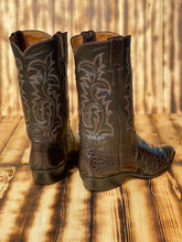 Load image into Gallery viewer, Justin Boot Co Chocolate Women 6A
