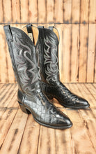 Load image into Gallery viewer, Nocona American Black Alligator Belly 9D
